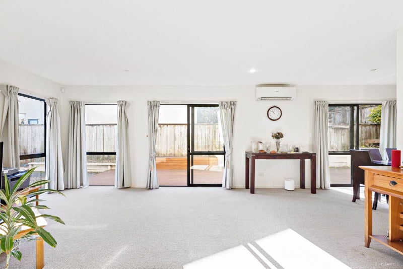 20A Milliken Avenue, Mount Roskill, Auckland - Carousel 2