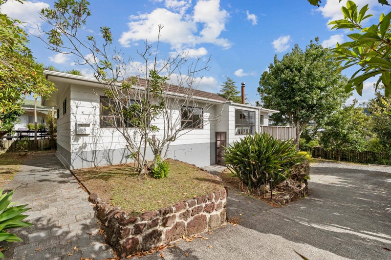 3 Escalona Street, Kamo, Whangarei - Carousel 24