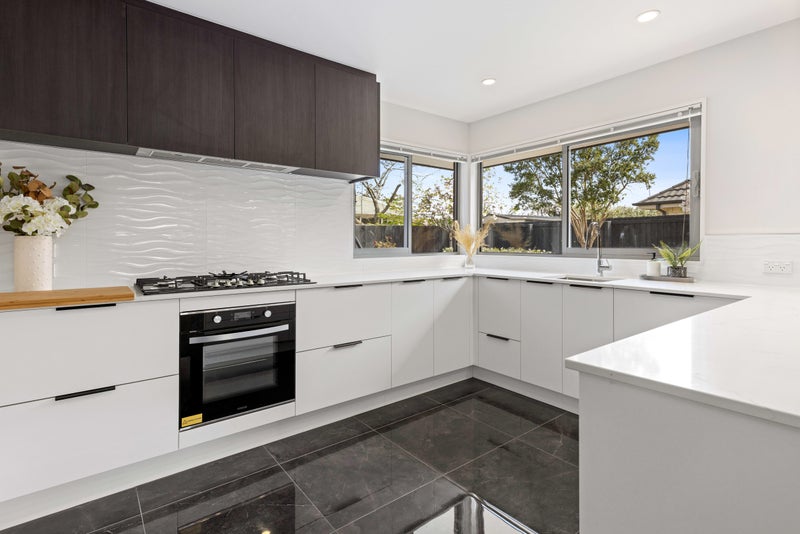 8 Foresters Crescent, Parklands, Christchurch - Carousel 1