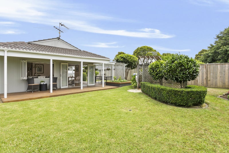 21 Himalaya Drive, Half Moon Bay, Auckland - Carousel 1