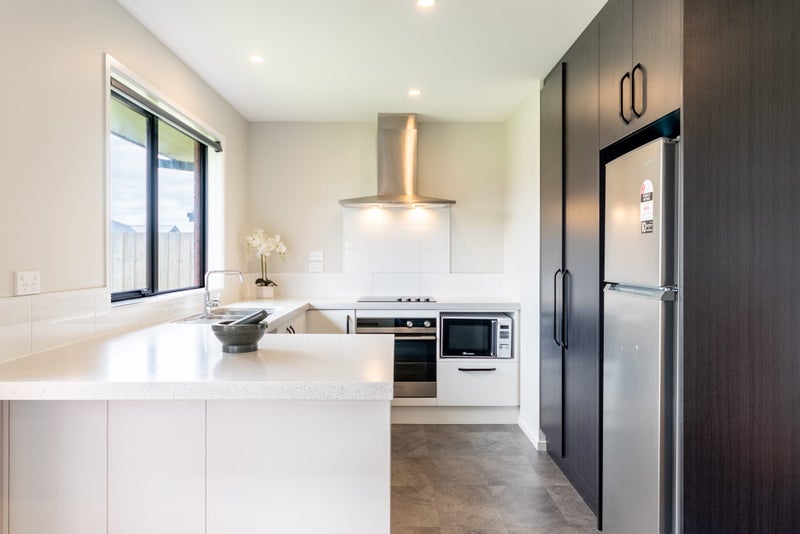 15 Arabella Crescent, Yaldhurst, Christchurch - Carousel 2