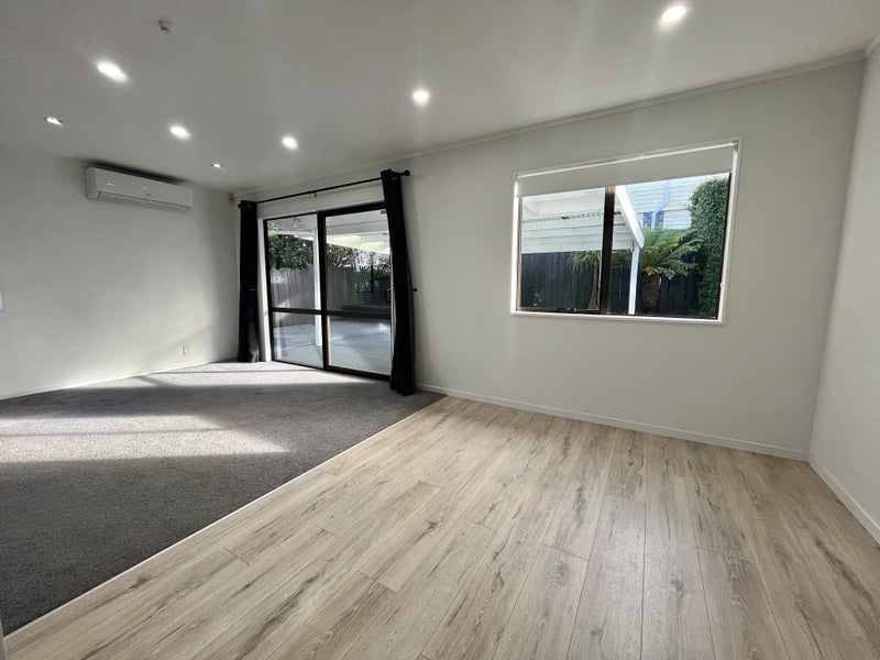 1/13 Everglade Drive, Goodwood Heights, Auckland - Carousel 1