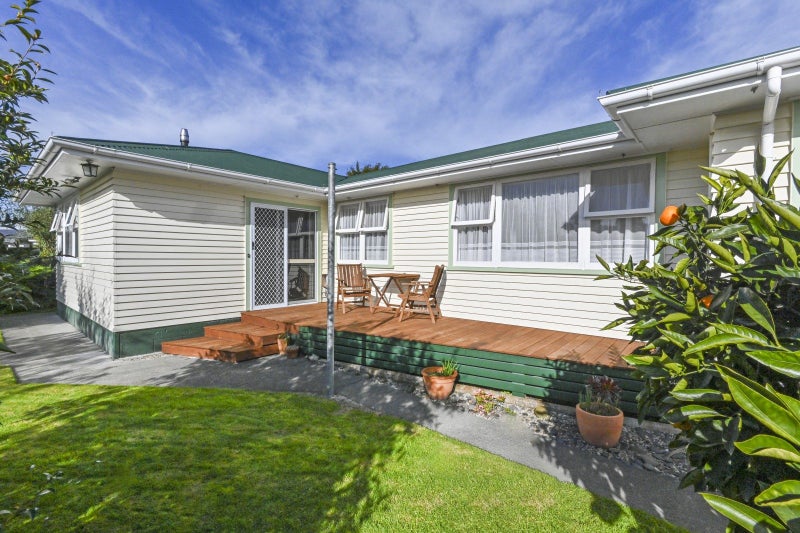 707 Collinge Road, Mayfair, Hastings - Carousel 1