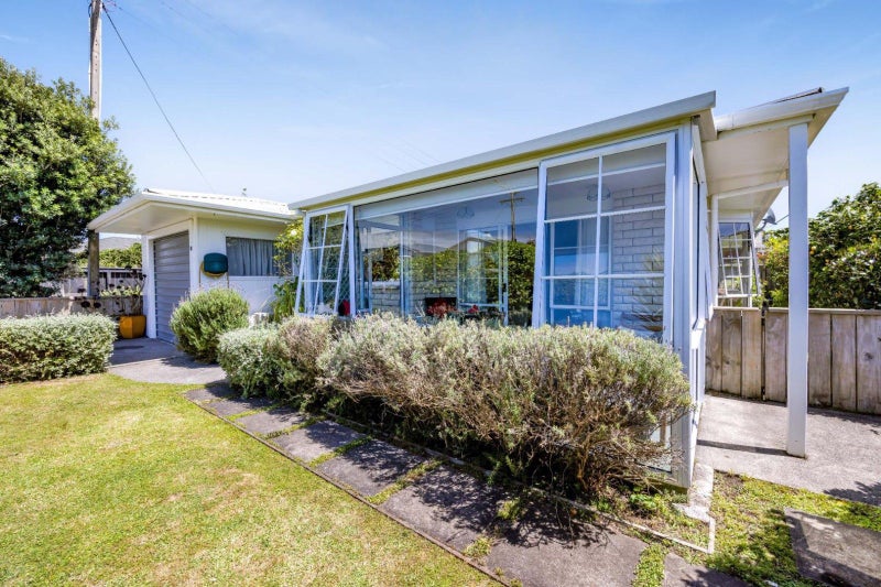 20 Sackville Street, Fitzroy, New Plymouth - Carousel 1