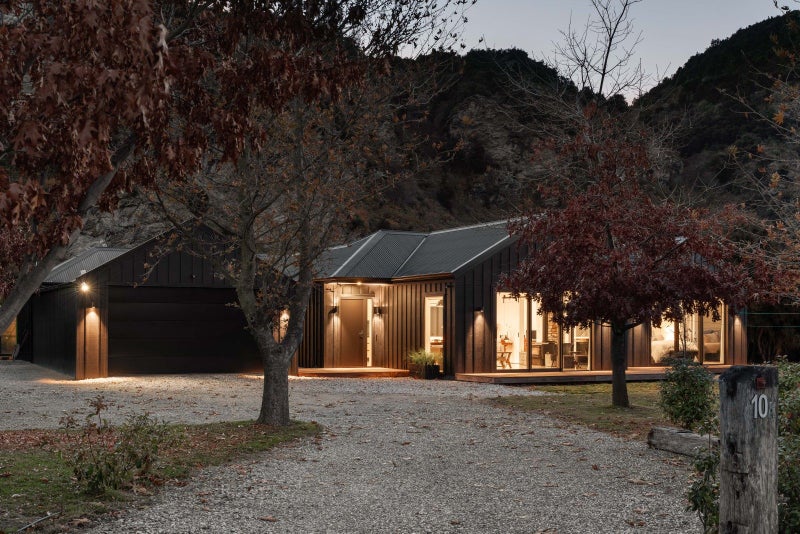 10A Old Racecourse Road, Albert Town, Wanaka - Carousel 1