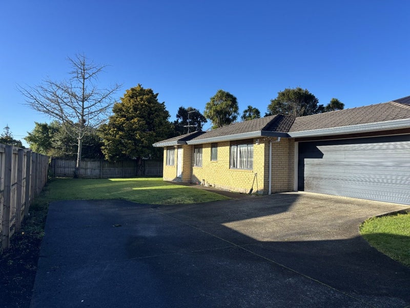 1/101 Lynwood Road, New Lynn, Auckland - Carousel 1