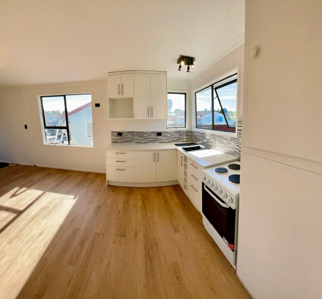 9 Treviso Place, Clover Park, Auckland - Carousel 2