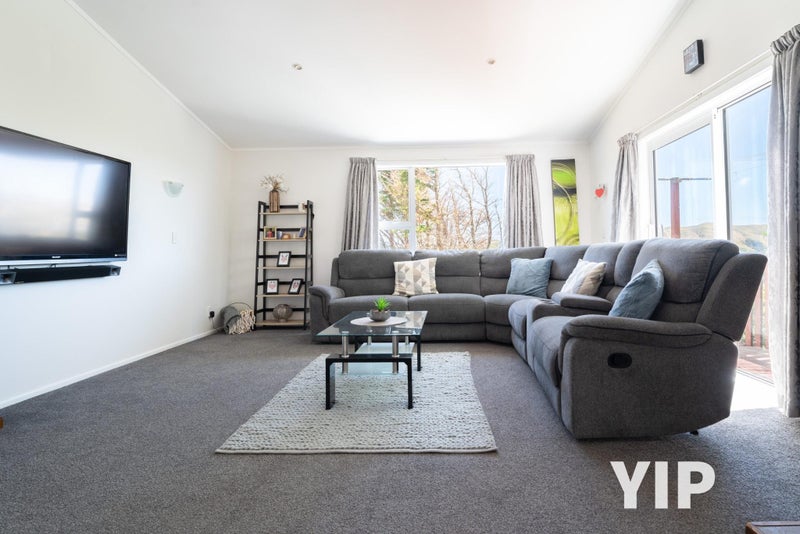 18 Mandeville Crescent, Grenada Village, Wellington - Carousel 2