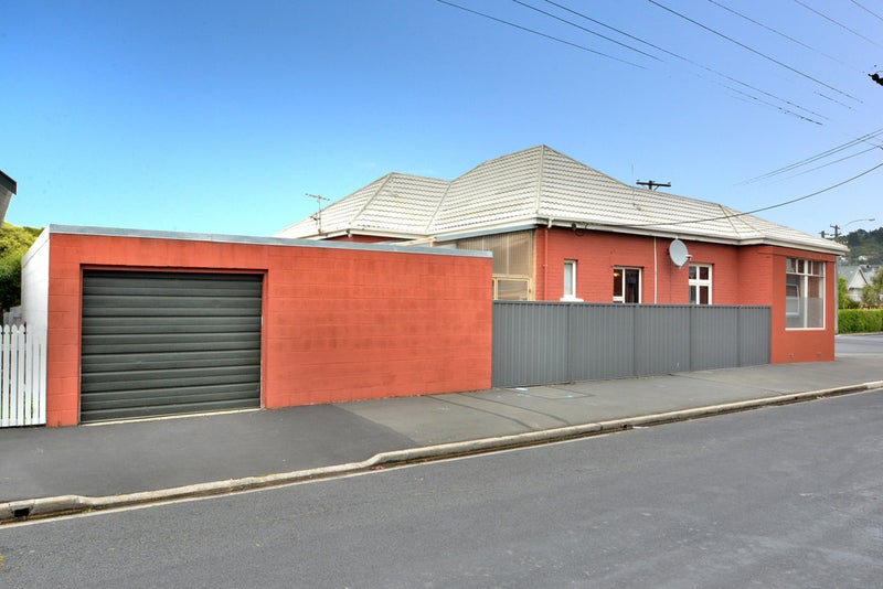 99 Hargest Crescent, Saint Clair, Dunedin - Carousel 1