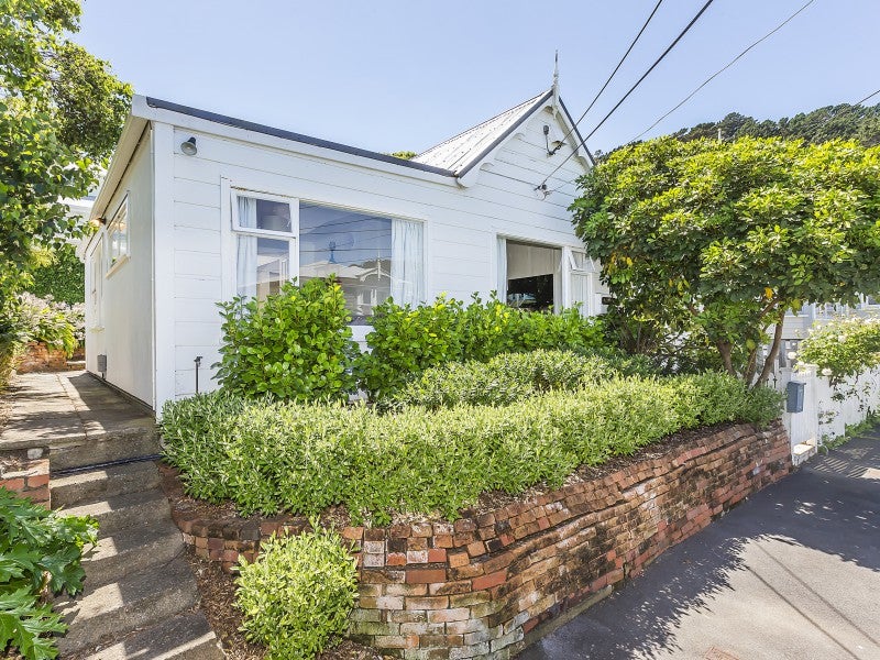 5 Stafford Street, Mount Victoria, Wellington - Carousel 1