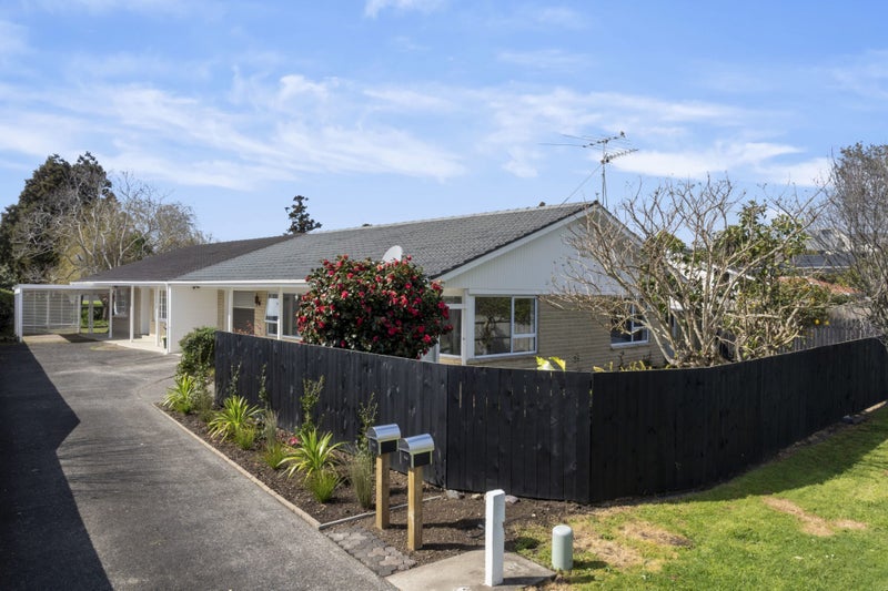11A Vivian Wilson Drive, Eastern Beach, Auckland - Carousel 1