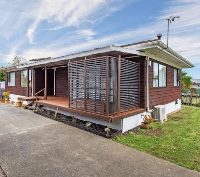 23 Lane Road, Weymouth, Auckland - Carousel 1