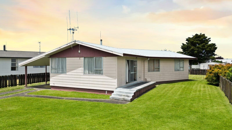 17 Enfield Street, Nawton, Hamilton - Carousel 1