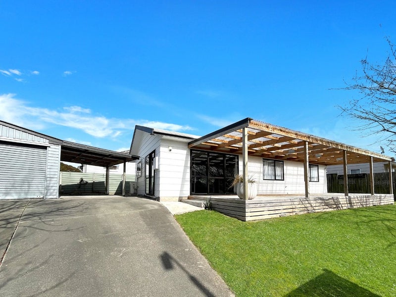 27 Tiller Close, Kelvin Grove, Palmerston North - Carousel 1