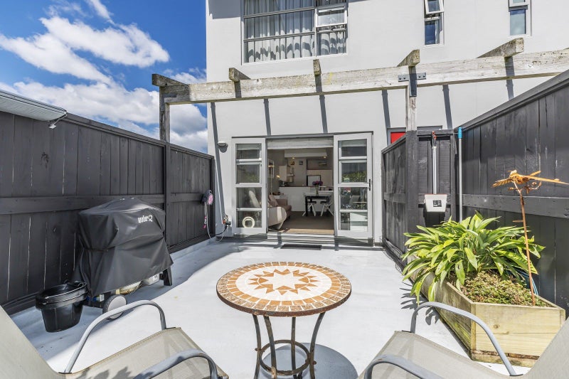 1/77 Tory Street, Te Aro, Wellington - Carousel 1