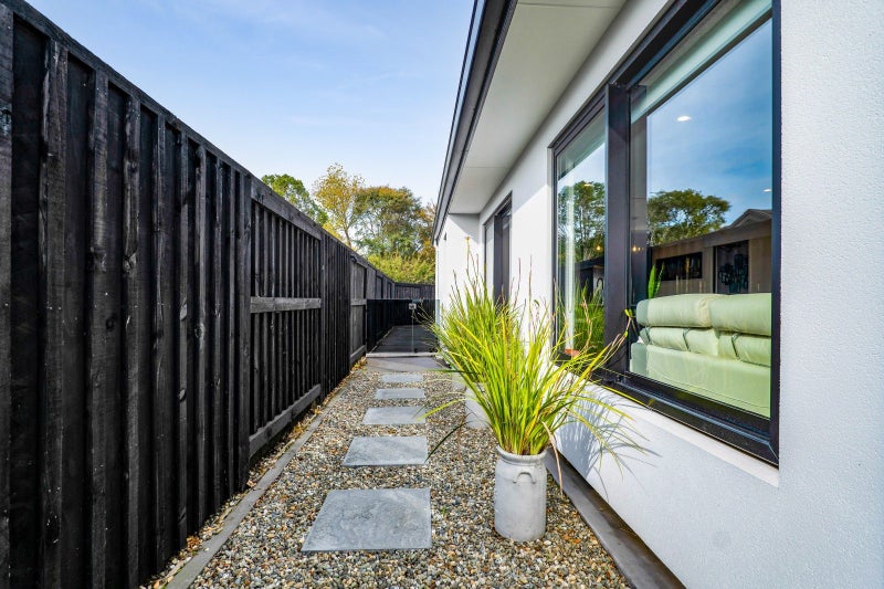 4 Cessna Lane, Glen Avon, New Plymouth - Carousel 44