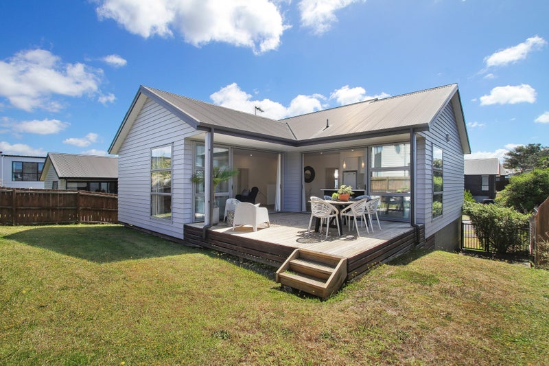 76 Castledine Crescent, Glen Innes, Auckland - Carousel 2