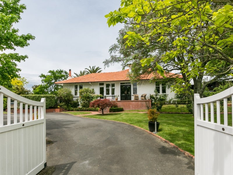 2 Gillean Street, Havelock North, Havelock North - Carousel 2