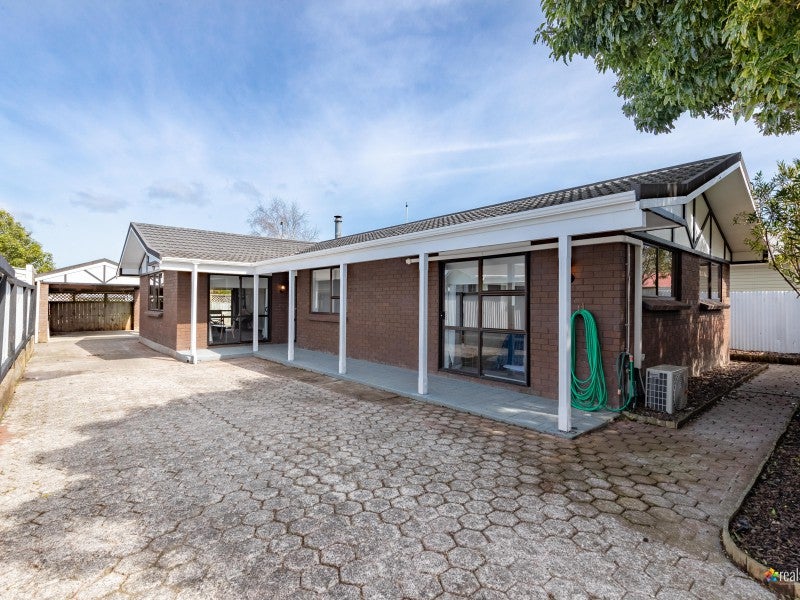 2/27 Merton Street, Trentham, Upper Hutt - Carousel 1