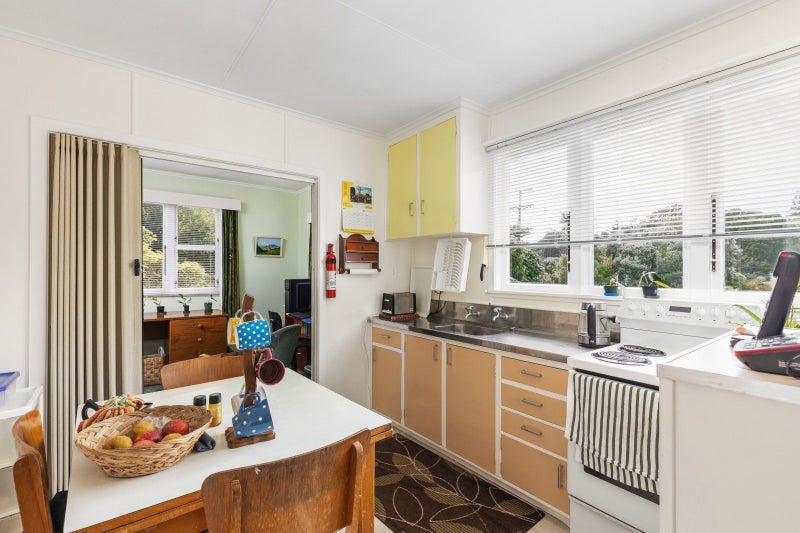 23 Fernleigh Street, Ferndale, New Plymouth - Carousel 2