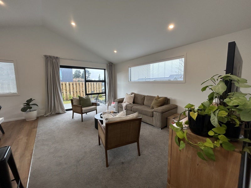 21 Cairnmuir Street, Wanaka - Carousel 2