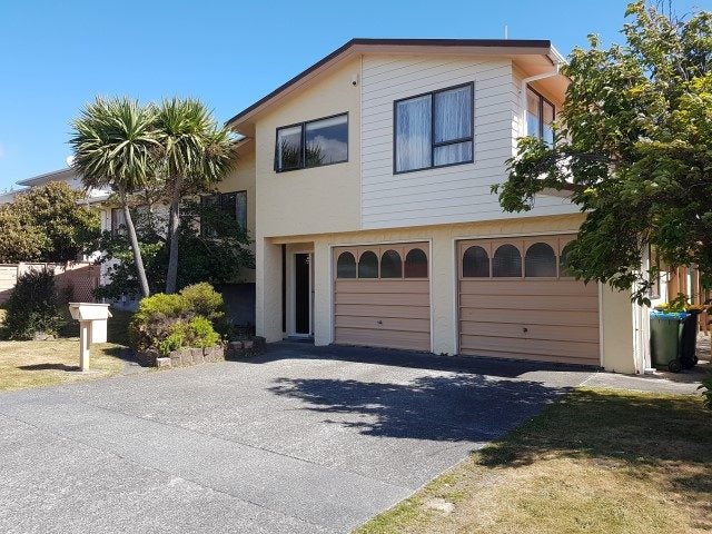 3 Langwell Place, Papakowhai, Porirua - Carousel 1