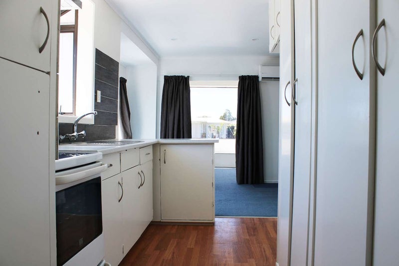 11 Pamela Place, Deanwell, Hamilton - Carousel 2