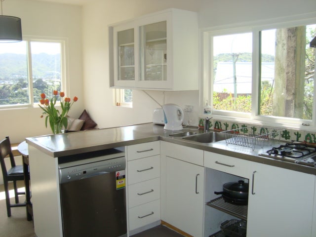 95 Wadestown Road, Wadestown, Wellington - Carousel 2