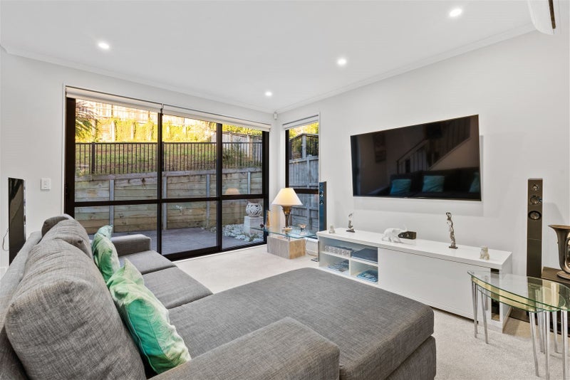 40 Matairangi Avenue, Totara Heights, Auckland - Carousel 1