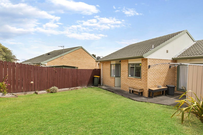 2/12 Blueridge Close, Sunnyvale, Auckland - Carousel 1