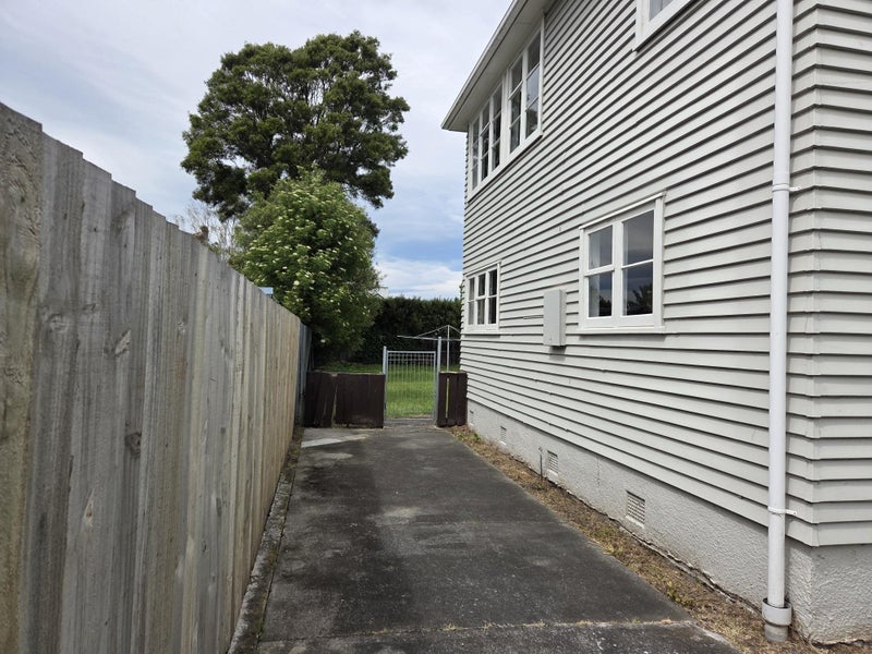 14 Newall Avenue, Bryndwr, Christchurch - Carousel 2