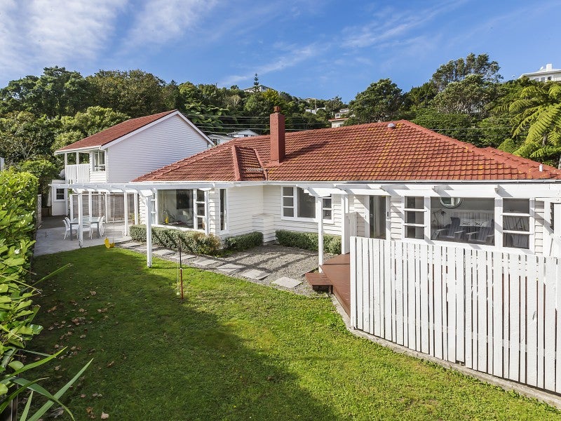 45 Delhi Crescent, Khandallah, Wellington - Carousel 1