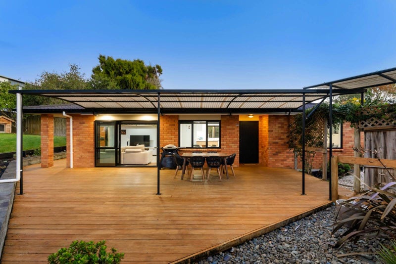 20A Murray Road, Te Atatu Peninsula, Auckland - Carousel 1