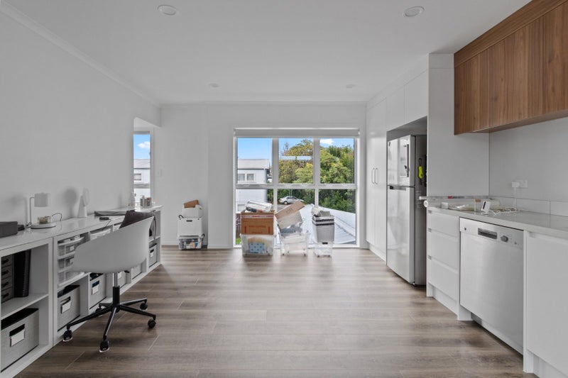 8/4 Palmerston Street, Hamilton Central, Hamilton - Carousel 2