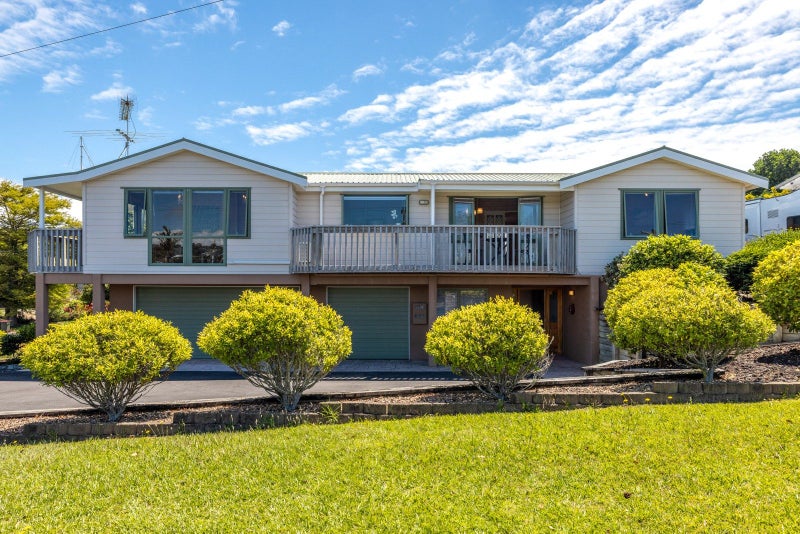 27 Tui Street, Oneroa, Waiheke Island - Carousel 2