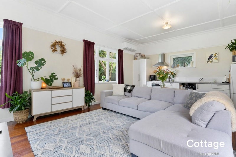 94 Derwent Street, Island Bay, Wellington - Carousel 1