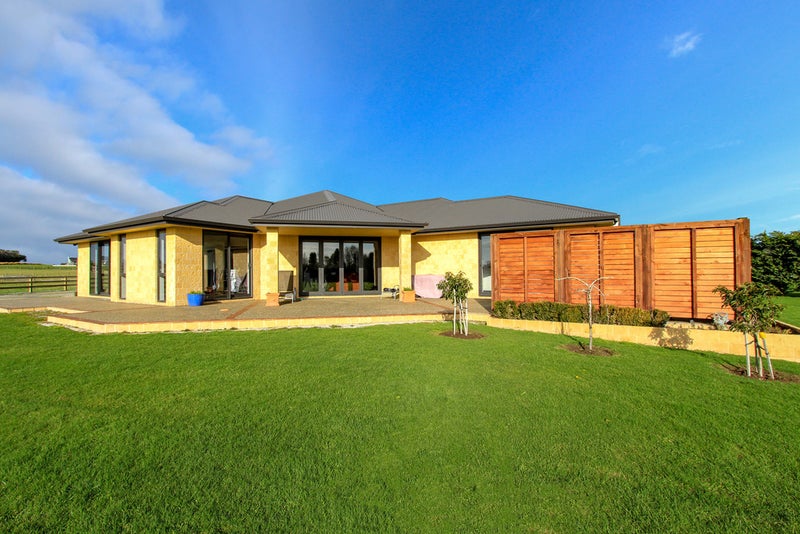 56 Sunrise Drive, SEAWARD BUSH, INVERCARGILL - Carousel 1