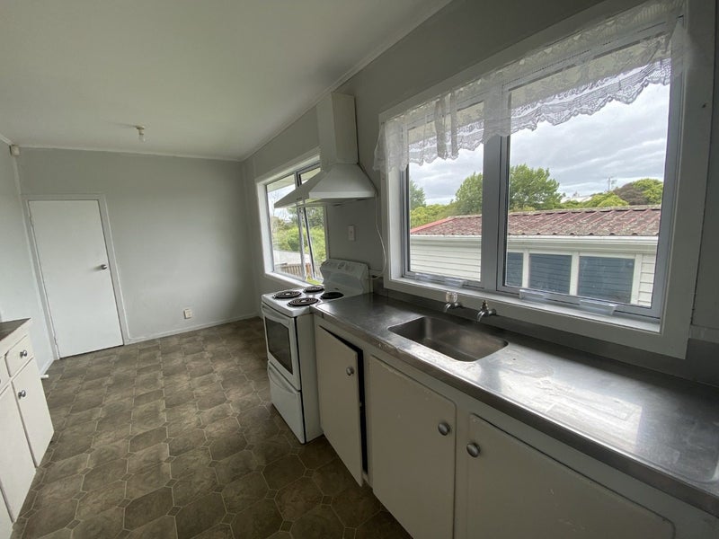 19 Antrim Crescent, Otara, Auckland - Carousel 13