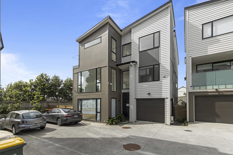 19E Roseberry Avenue, Birkenhead, Auckland - Carousel 1