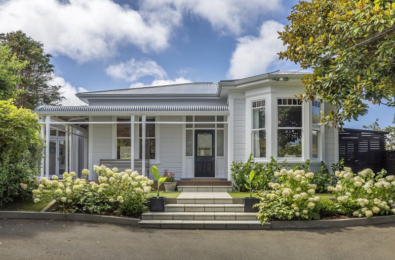 69 Creswick Terrace, Northland, Wellington - Carousel 1