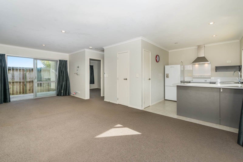 32 Braemar Road, Rothesay Bay, Auckland - Carousel 2