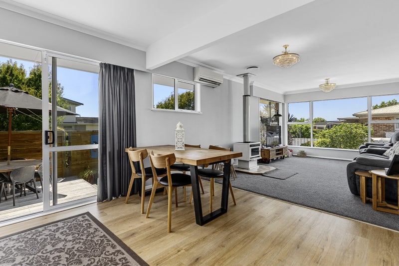 2 Cherrywood Drive, Otumoetai, Tauranga - Carousel 1