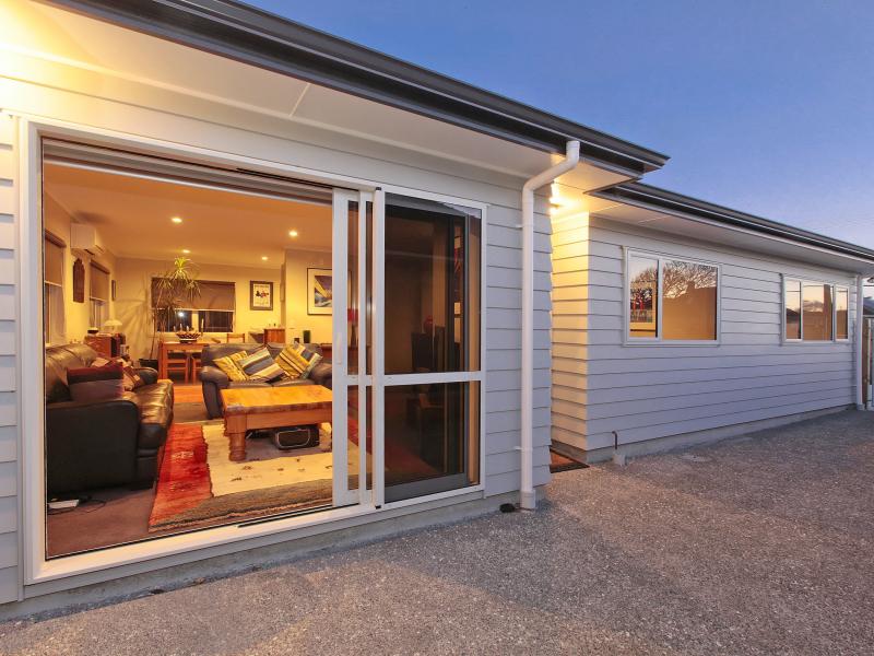 2 Colson Street, Avalon, Lower Hutt - Carousel 1