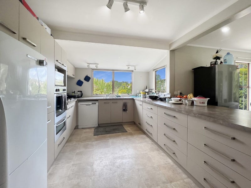 40 Halswater Drive, Churton Park, Wellington - Carousel 2