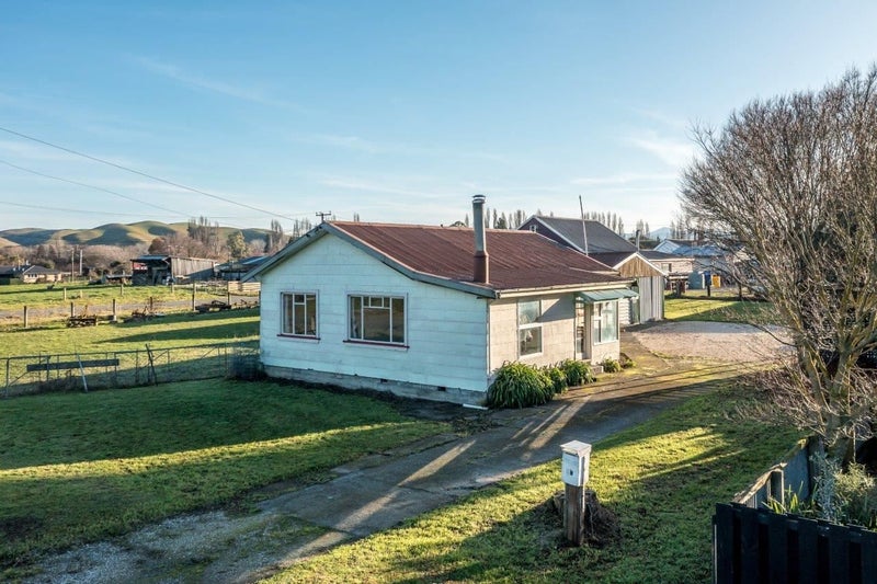 23 Hawkswood Street, Waiau, Waiau - Carousel 1