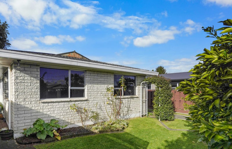 14 Leslie Place, Deanwell, Hamilton - Carousel 1