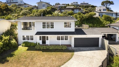 34 Rama Crescent, Khandallah, Wellington - Carousel 1