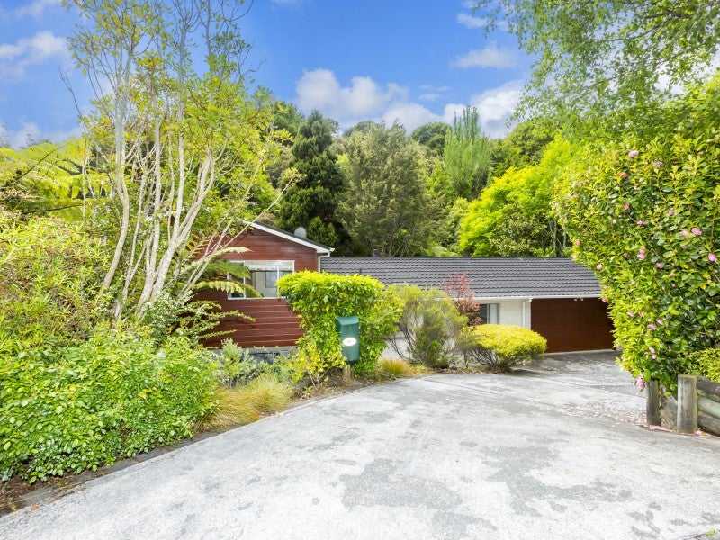 61 Blue Mountains Road, Pinehaven, Upper Hutt - Carousel 1
