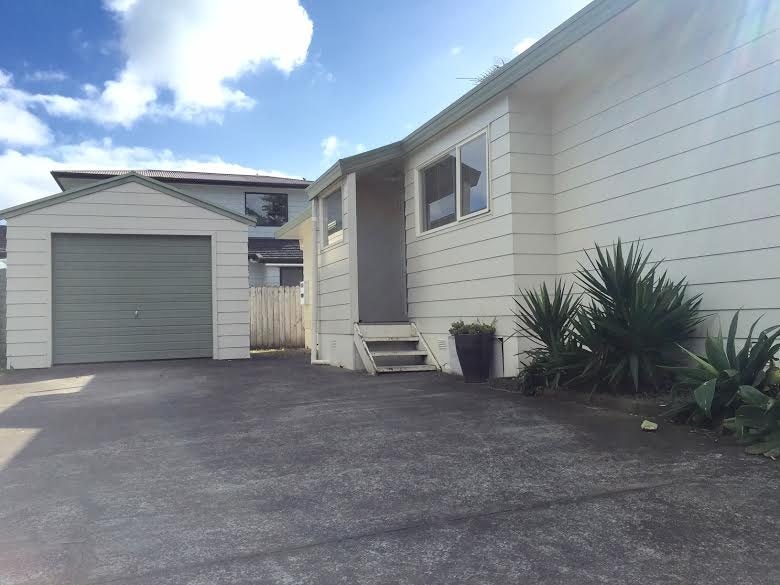 24 Second View Avenue, Beachlands, Auckland - Carousel 1
