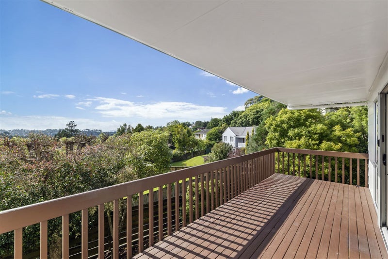 27 Trias Road, Totara Vale, Auckland - Carousel 2